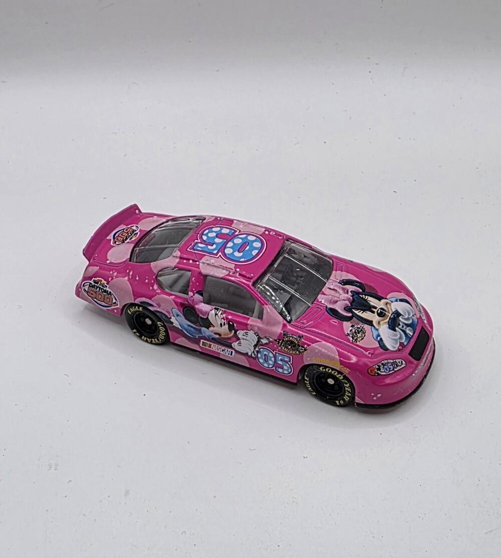 2005 Team Caliber Disney Minnie Mouse #05 NASCAR Daytona 500 1:24 Diecast